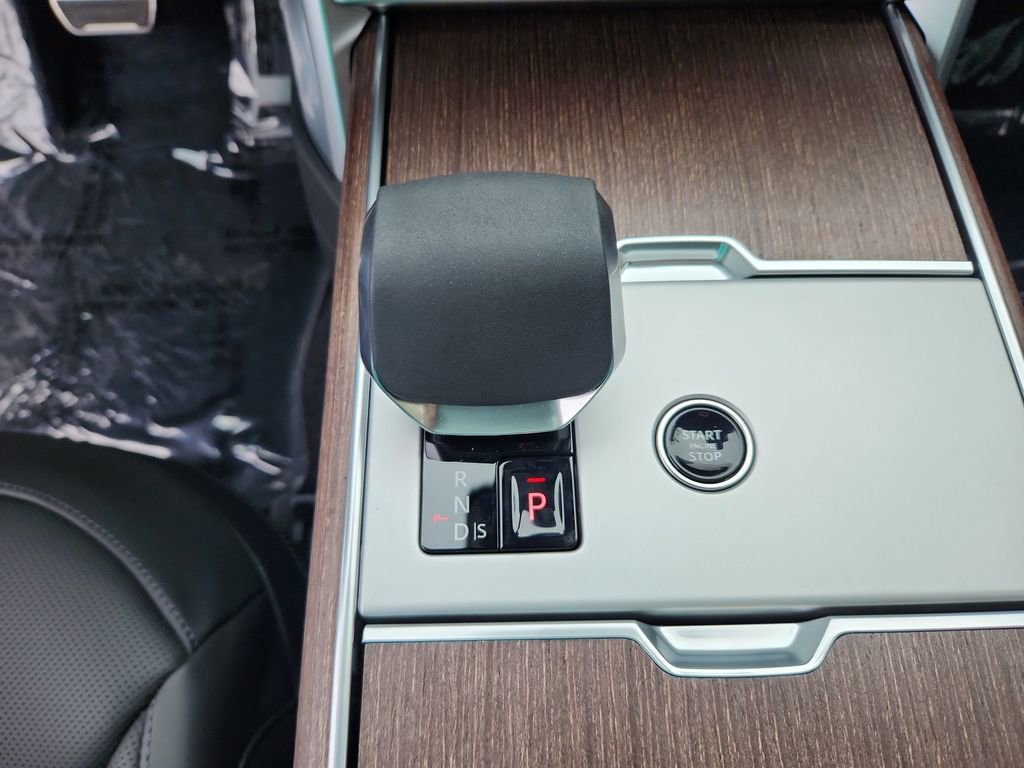 New 2025 Land Rover Range Rover SE image 16