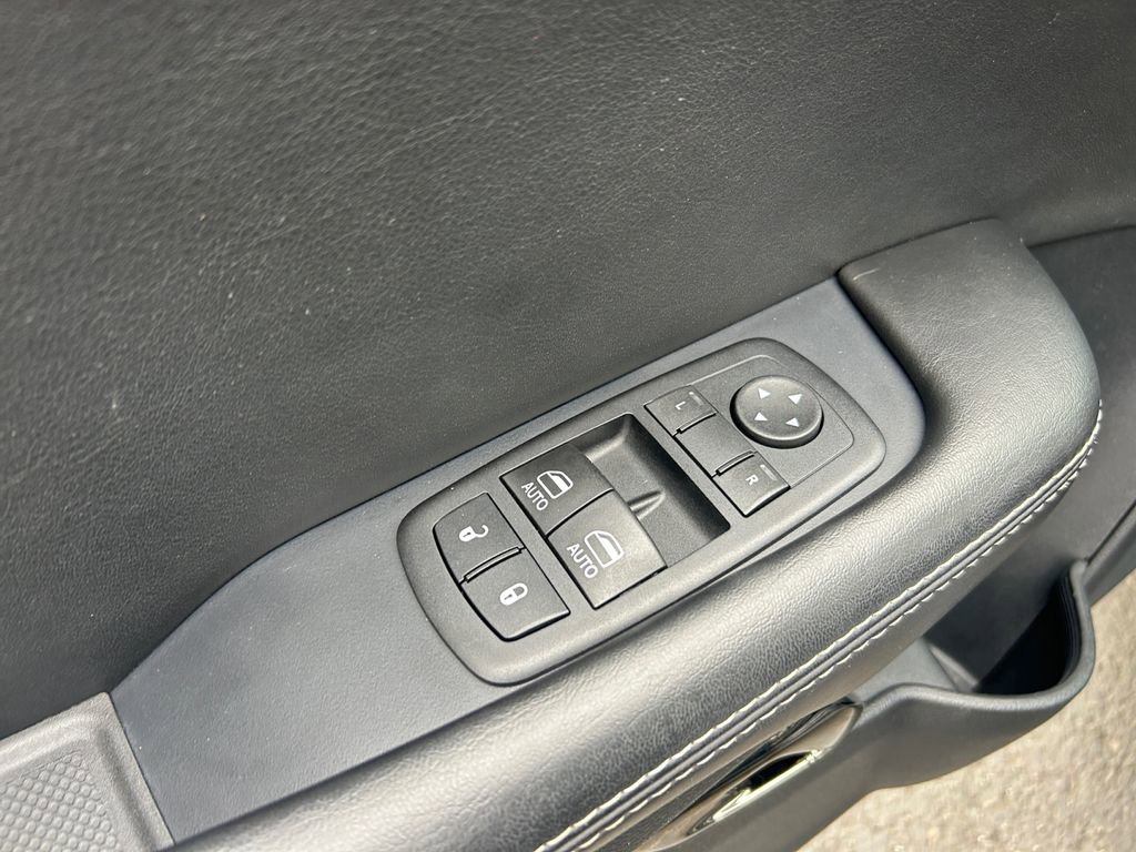 Used 2015 Dodge Challenger SRT Hellcat image 24