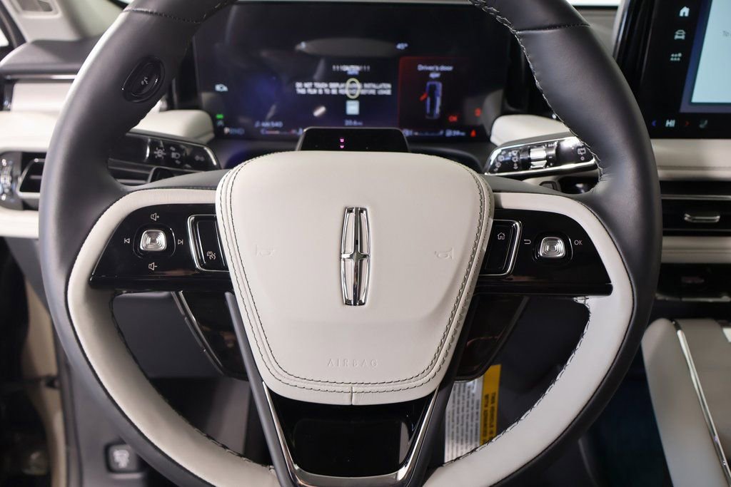 New 2026 Lincoln Aviator Reserve image 3