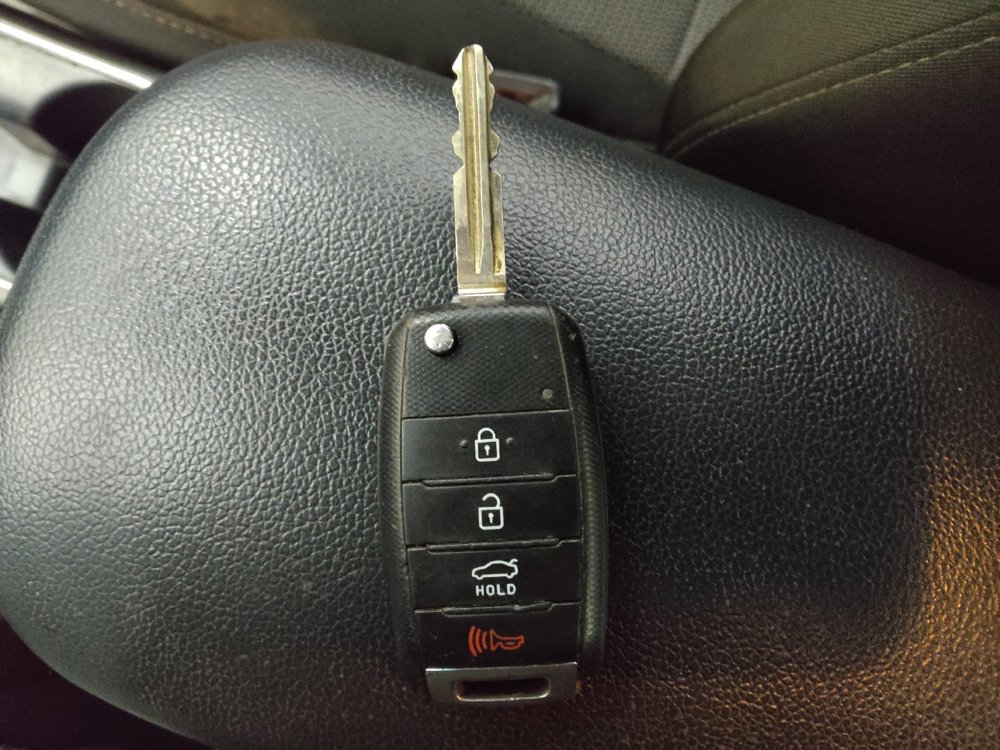 Used 2017 Kia Forte LX image 32