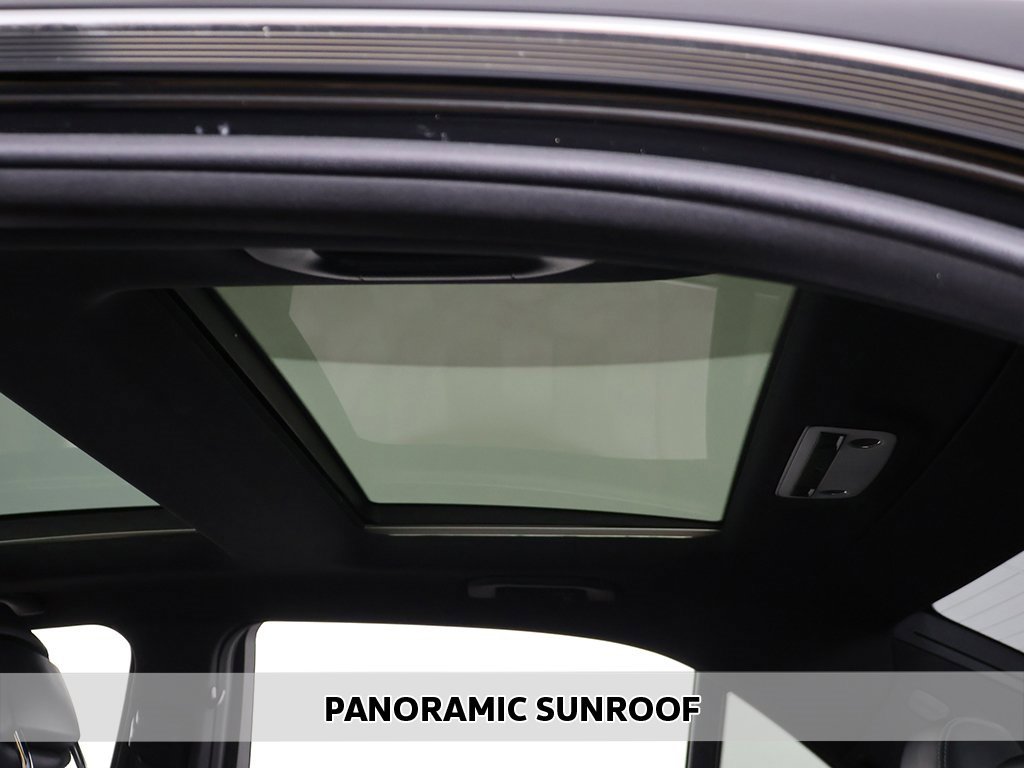 Used 2015 Mercedes-Benz E 400 4MATIC Sedan w/ Lighting Package image 4