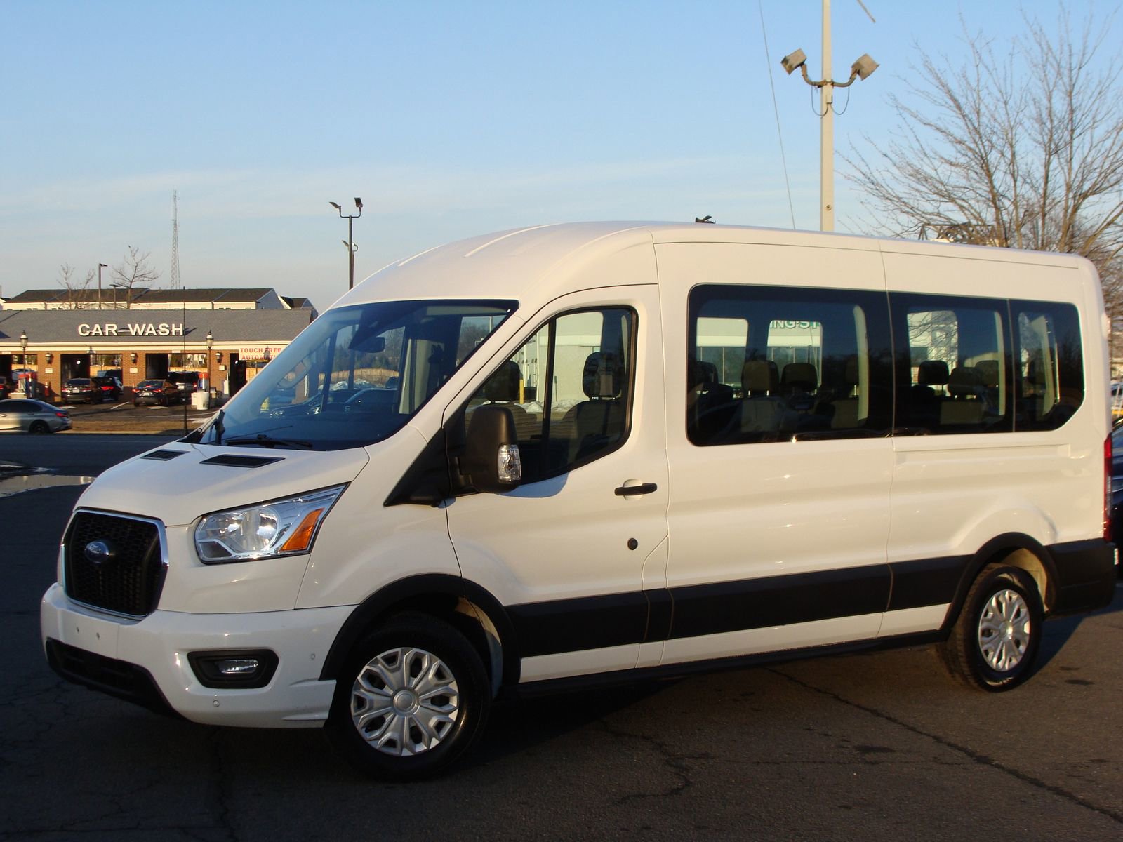 Used 2022 Ford Transit 350 XLT image 3