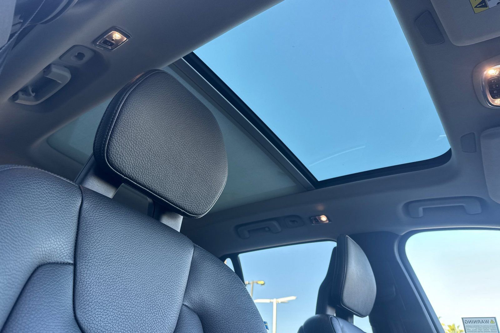 Used 2022 Volvo XC90 T5 Momentum w/ Advanced Package image 18