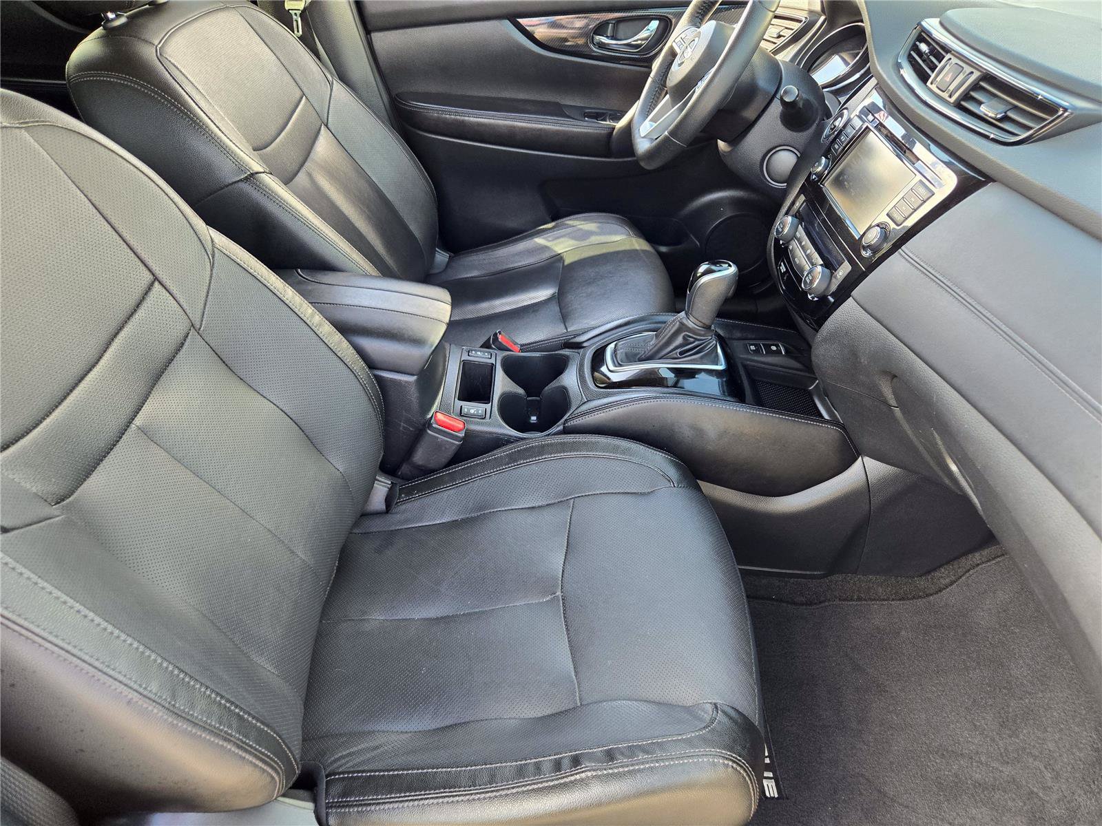 Used 2019 Nissan Rogue SL w/ Premium Package FWD image 13