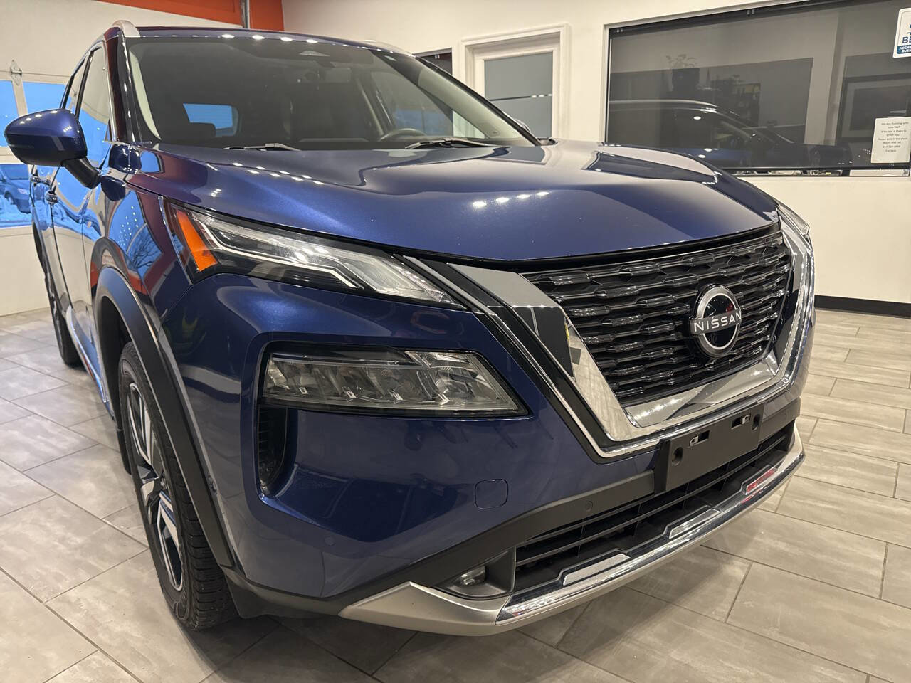 Used 2022 Nissan Rogue Platinum w/ Head-Up Display Package image 1