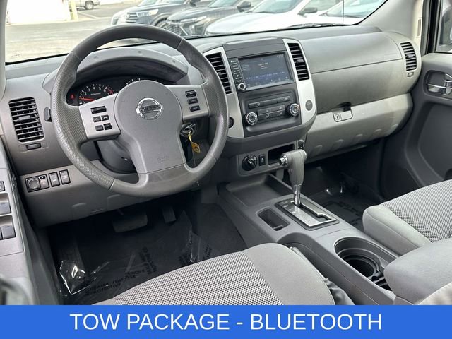 Used 2019 Nissan Frontier SV image 2