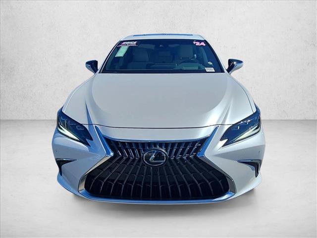 Used 2024 Lexus ES 300h w/ Luxury Package FWD image 2