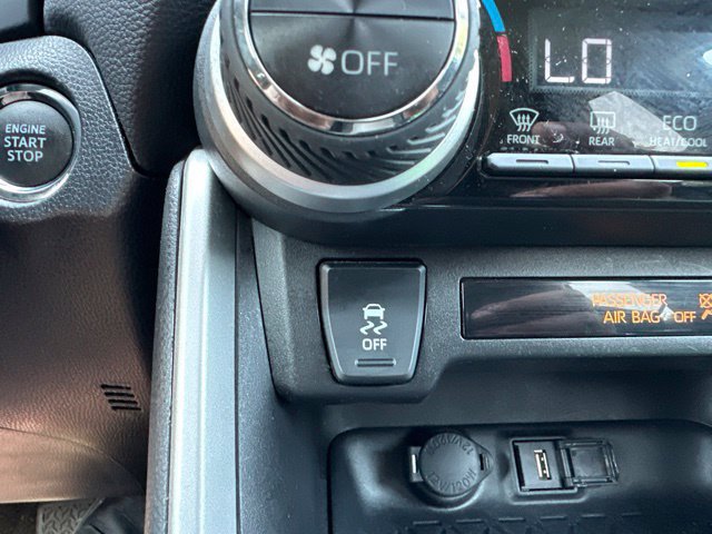 Used 2021 Toyota RAV4 XLE FWD image 30