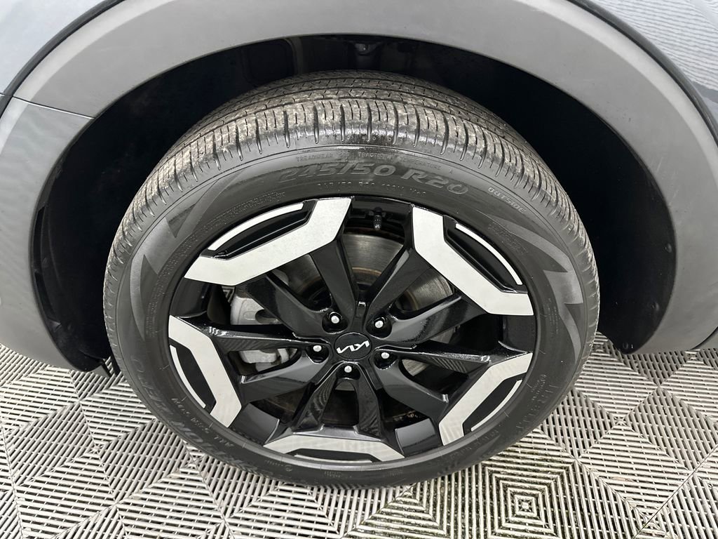 Used 2024 Kia Telluride S image 12