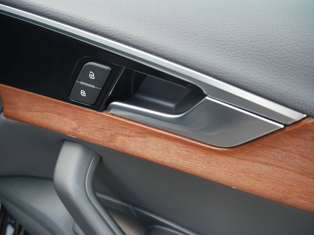 Used 2023 Audi A4 2.0T Premium w/ Convenience Package image 28