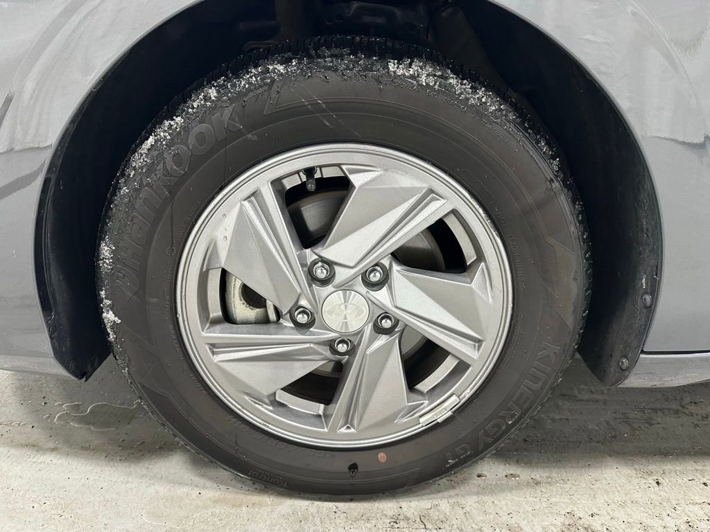 Used 2025 Hyundai Elantra SE image 57