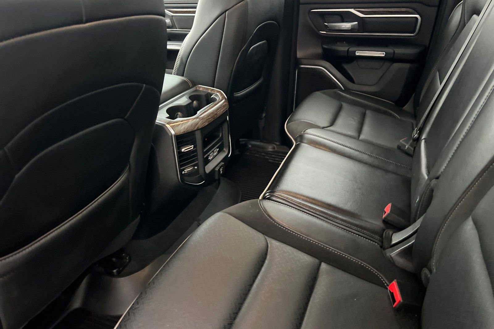 Used 2019 RAM 1500 Laramie image 13