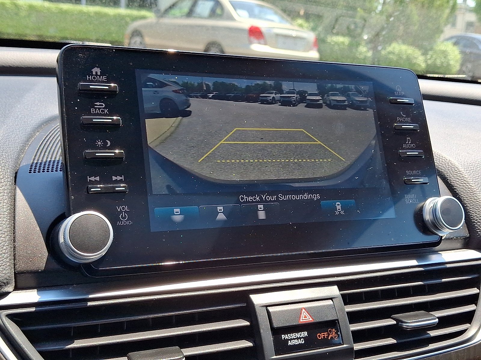 Used 2018 Honda Accord Touring image 19
