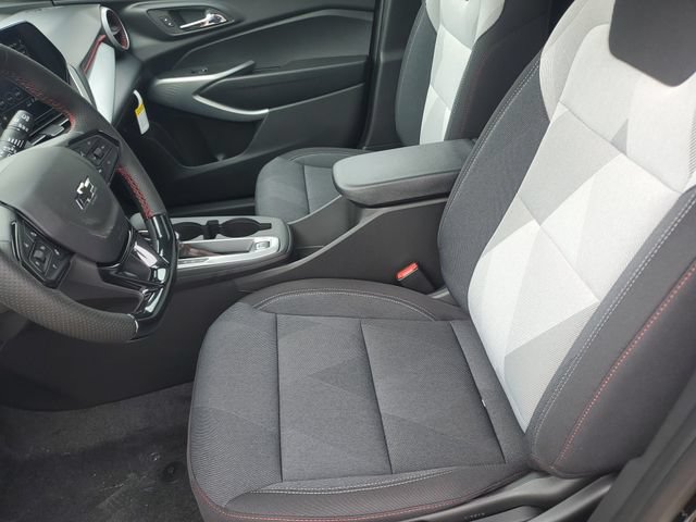 New 2026 Chevrolet Trax RS w/ Sunroof Package FWD image 17