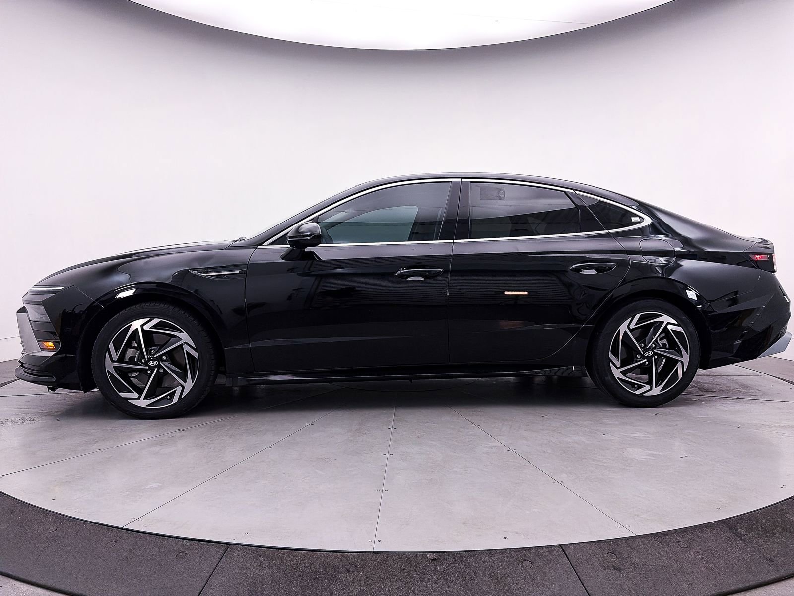 Used 2024 Hyundai Sonata SEL w/ Convenience Package image 42