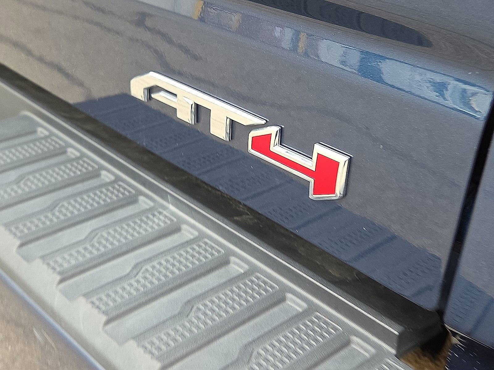 Used 2020 GMC Sierra 1500 AT4 w/ AT4 Premium Package image 8