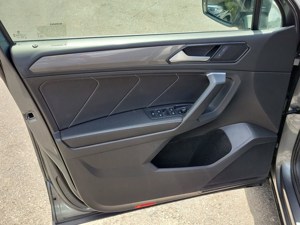 Used 2023 Volkswagen Tiguan SE image 16