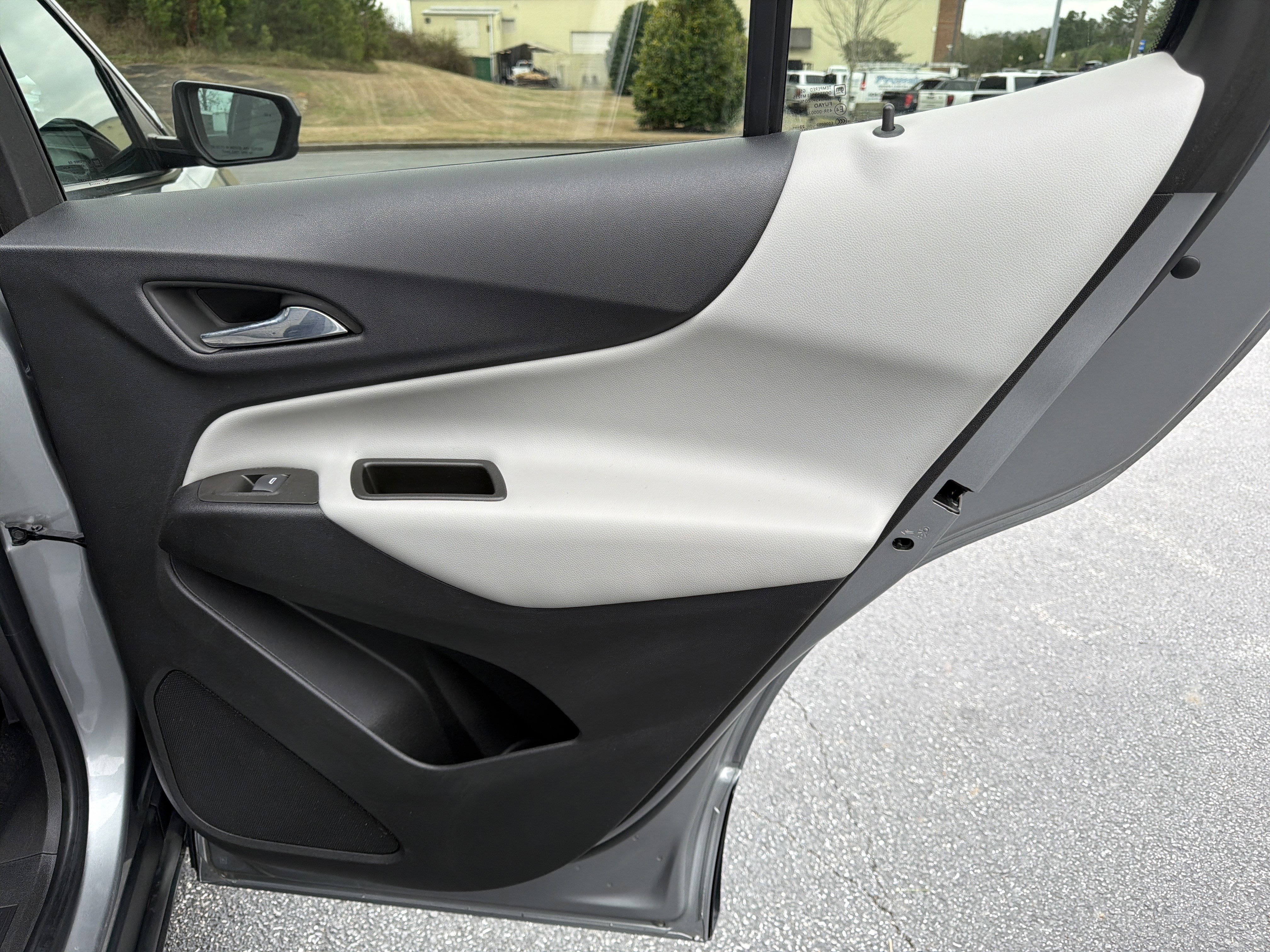 Used 2023 Chevrolet Equinox LS w/ LS Convenience Package FWD image 16