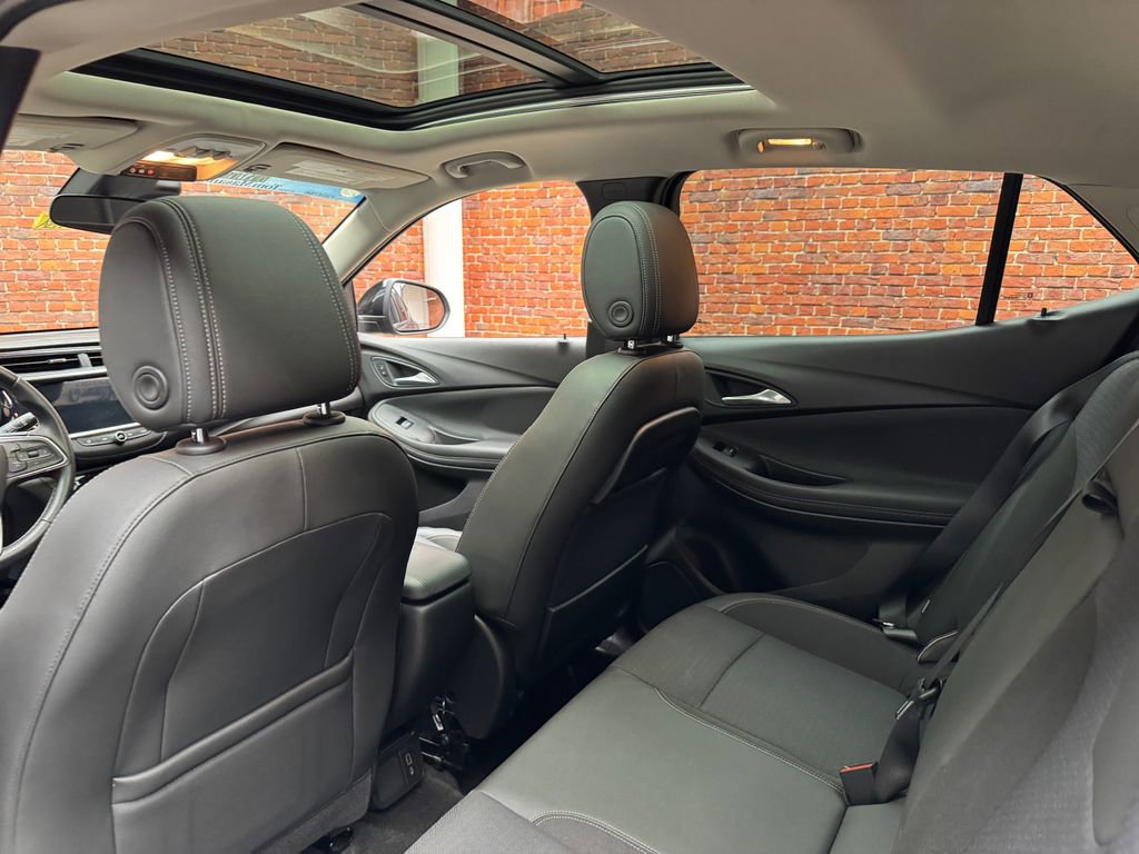 Used 2020 Buick Encore GX Select w/ Experience Buick Package image 26