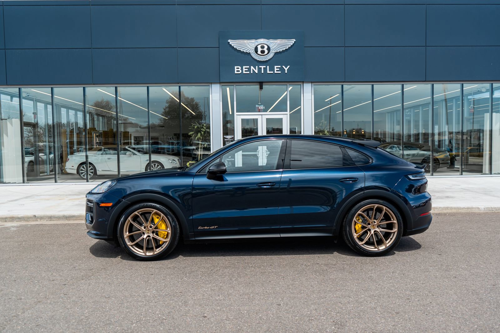 Used 2024 Porsche Cayenne Turbo GT AWD/4WD image 5