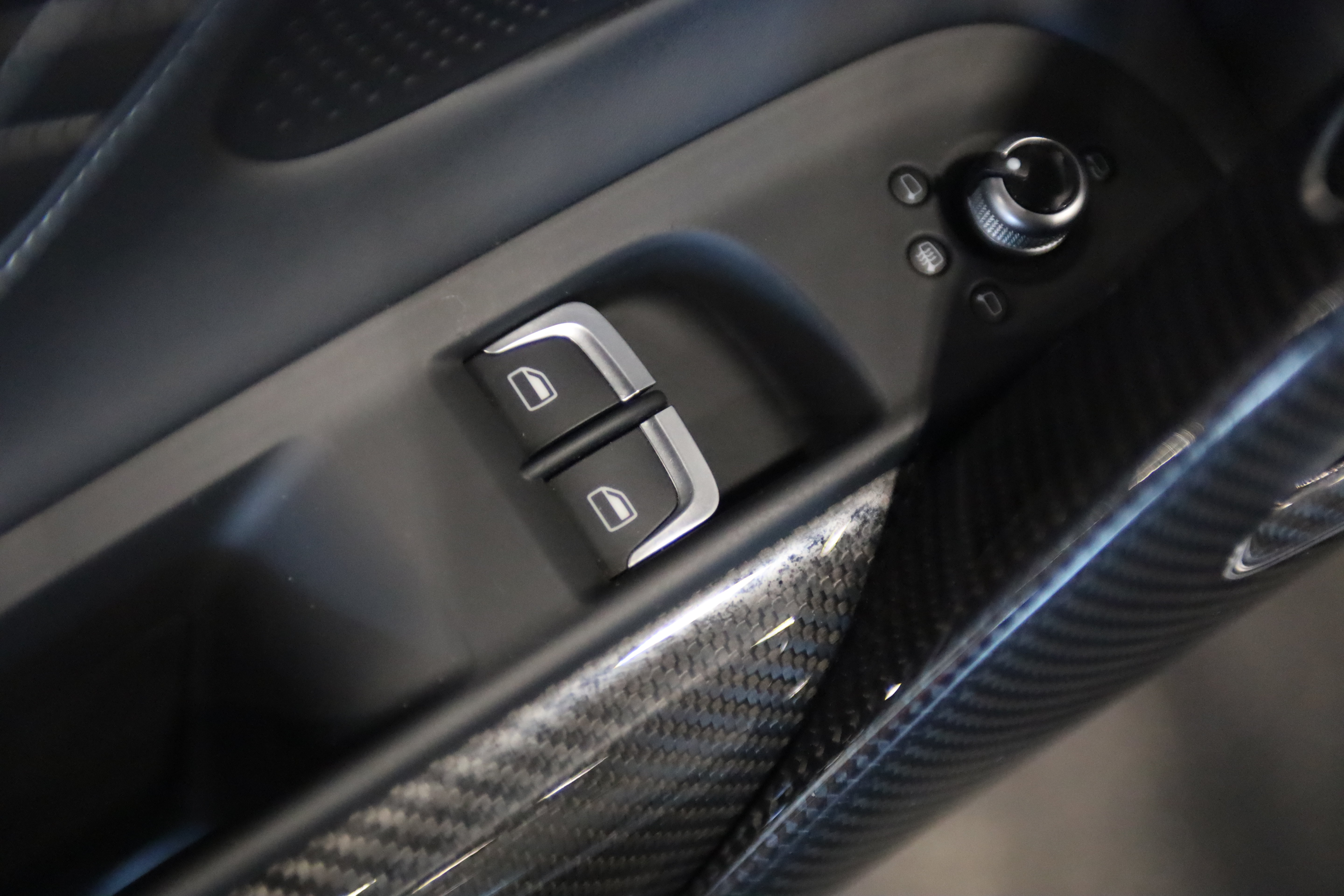 Used 2015 Audi R8 V10 AWD/4WD image 17
