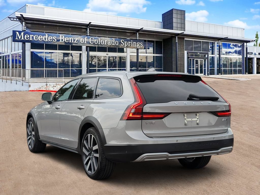 Used 2023 Volvo V90 B6 Cross Country Ultimate AWD/4WD image 7