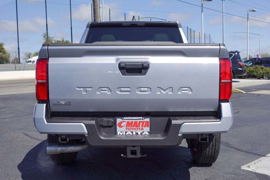 New 2025 Toyota Tacoma SR5 image 5