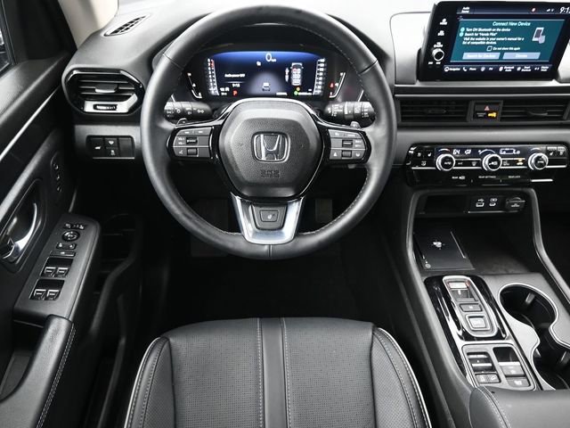 Used 2025 Honda Pilot Elite image 12