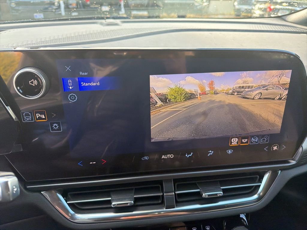 New 2026 Chevrolet Equinox EV LT image 11