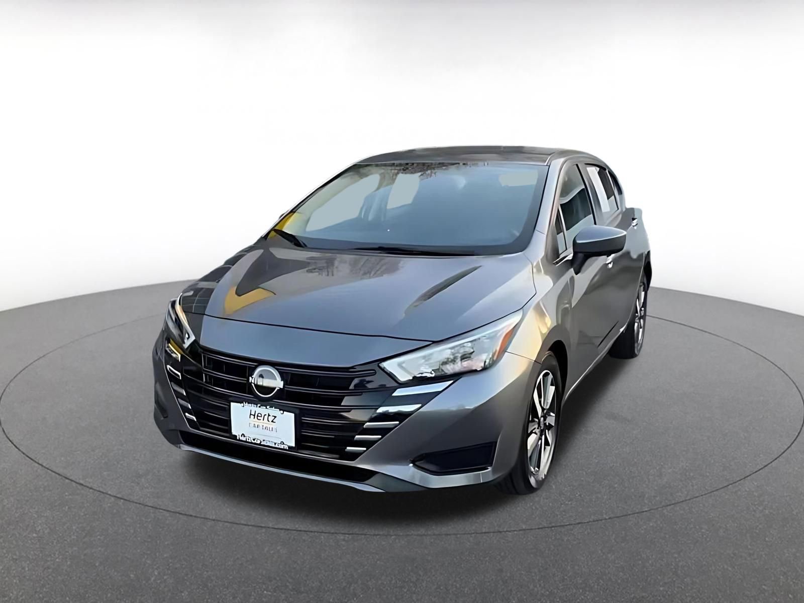 Used 2025 Nissan Versa SV image 7