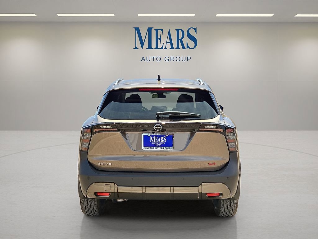 Used 2026 Nissan Kicks SR image 4