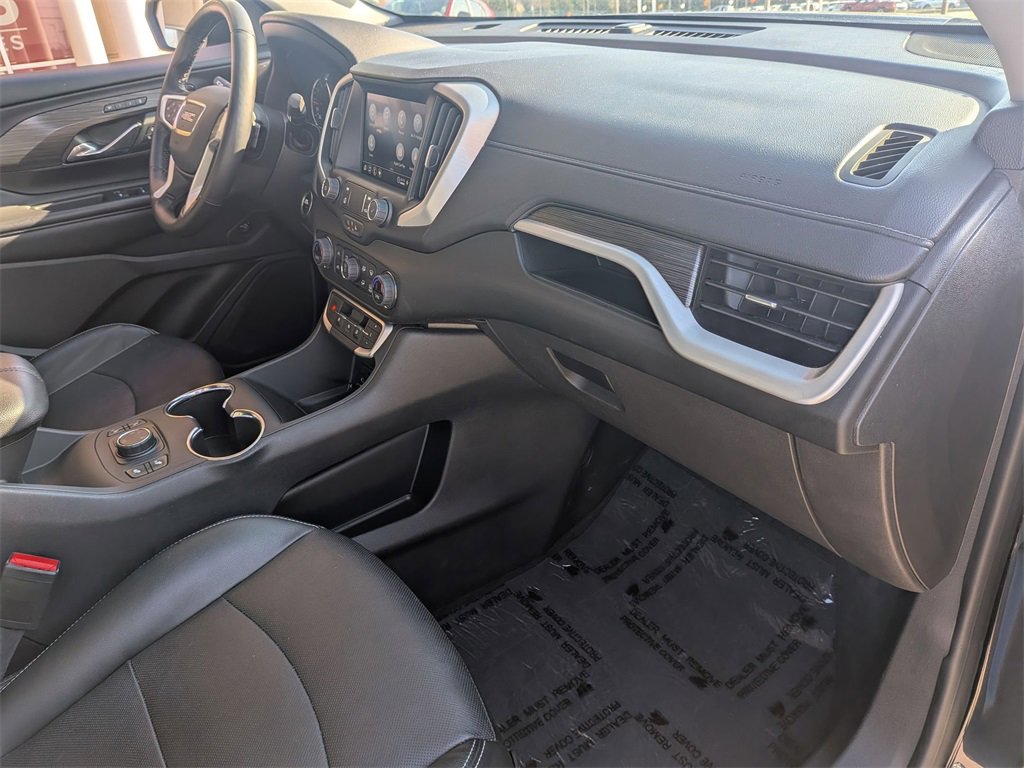 Used 2024 GMC Terrain SLT image 33