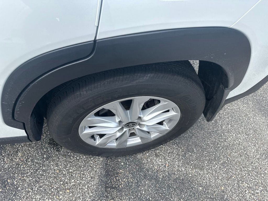 Certified 2023 Toyota Corolla Cross LE AWD/4WD image 6