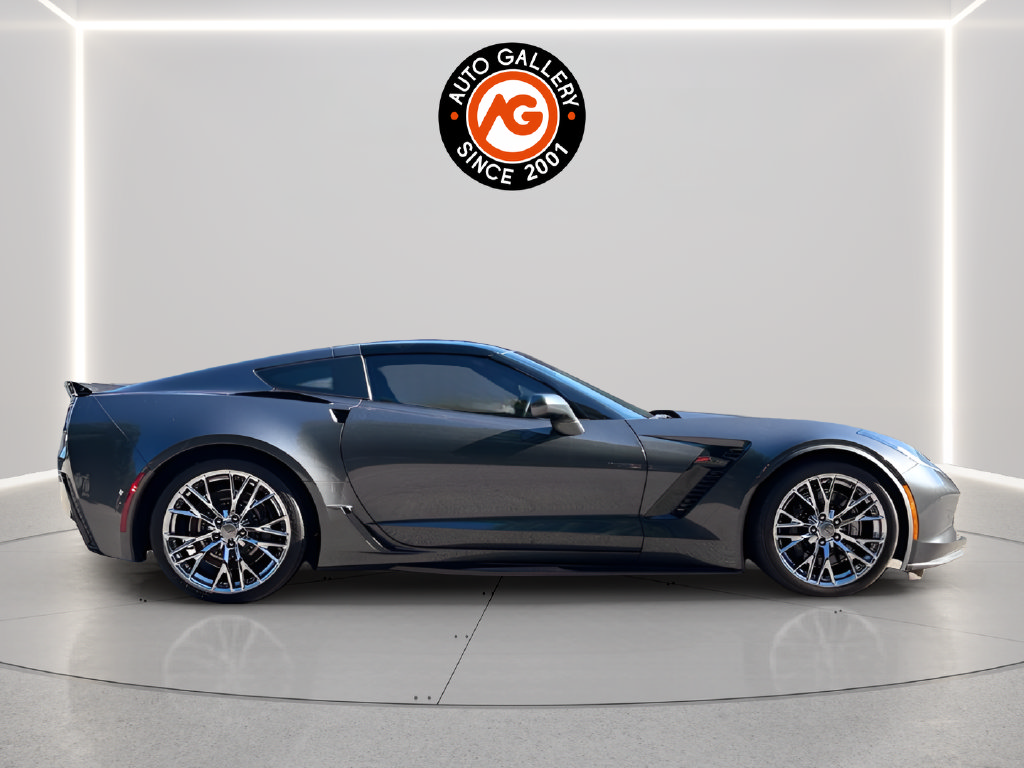 Used 2017 Chevrolet Corvette Z06 w/ Chrome Badge Package RWD image 8
