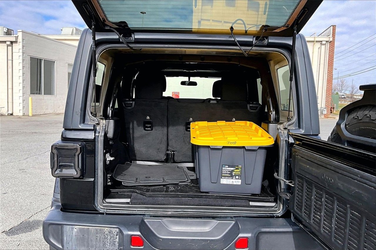 Certified 2020 Jeep Wrangler Unlimited Sahara image 23