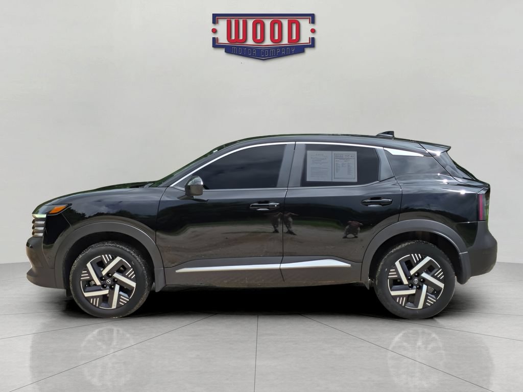 Used 2025 Nissan Kicks SV FWD image 4
