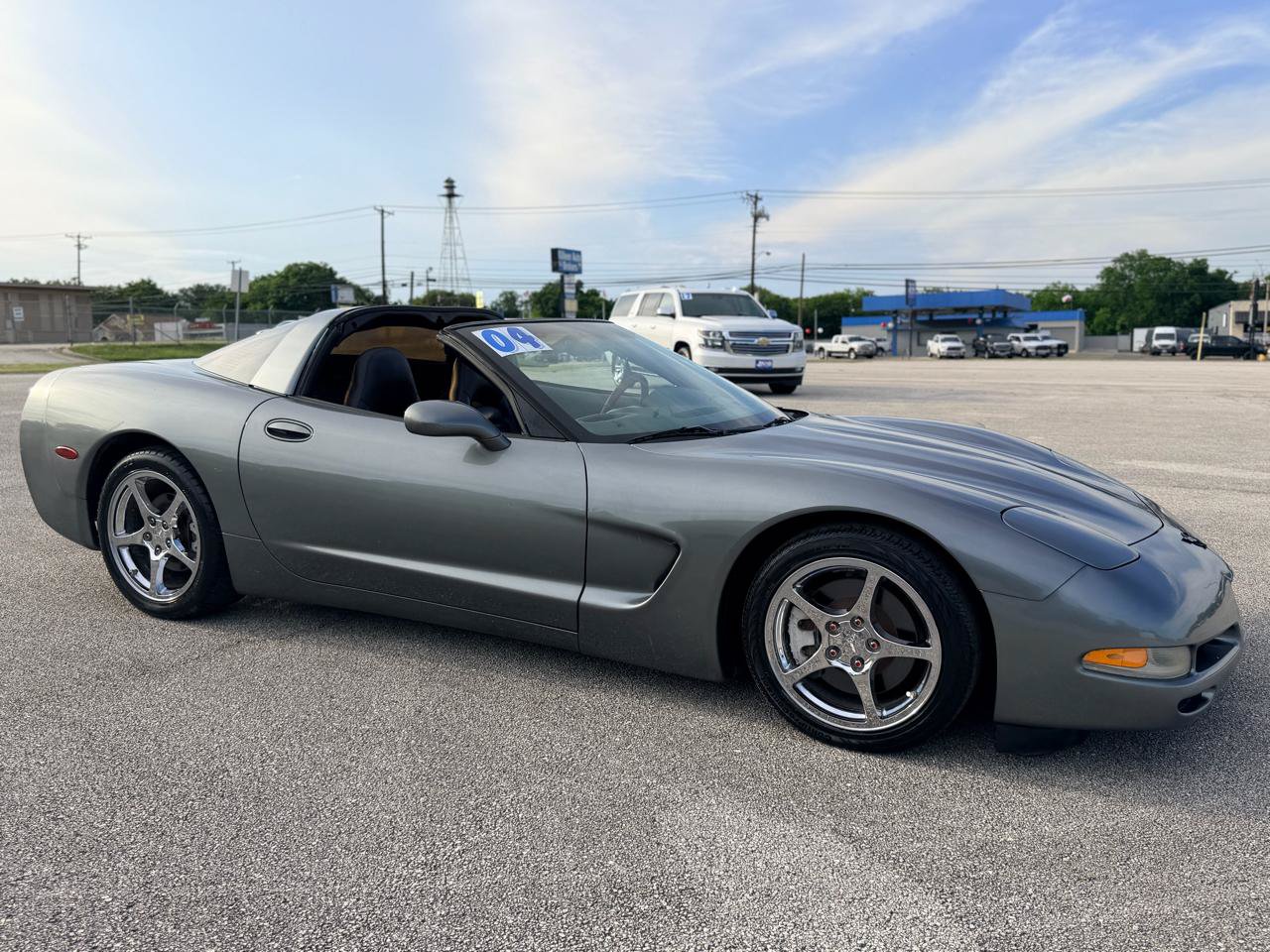 Used 2004 Chevrolet Corvette Coupe w/ Roof Package RWD image 18