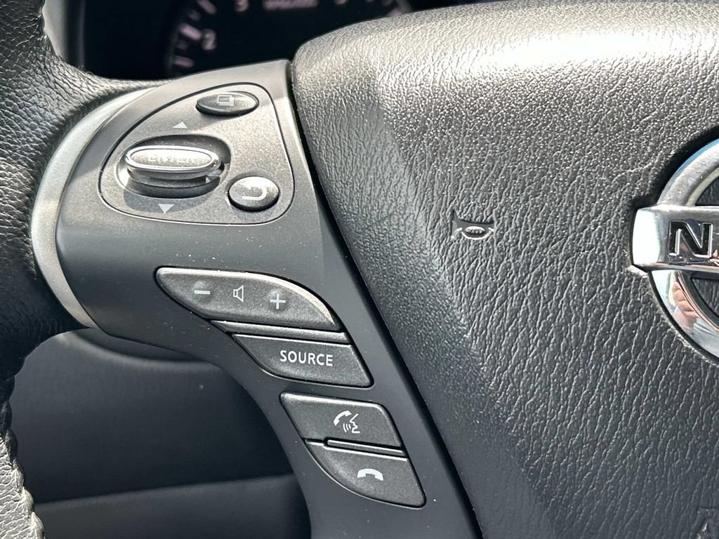 Used 2014 Nissan Pathfinder SV AWD/4WD image 28