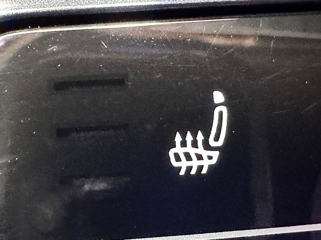 Used 2022 Volkswagen Tiguan SE image 25