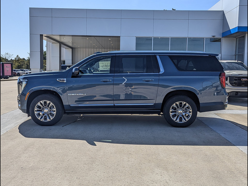 New 2026 GMC Yukon XL Denali w/ Denali Reserve Package AWD/4WD image 9