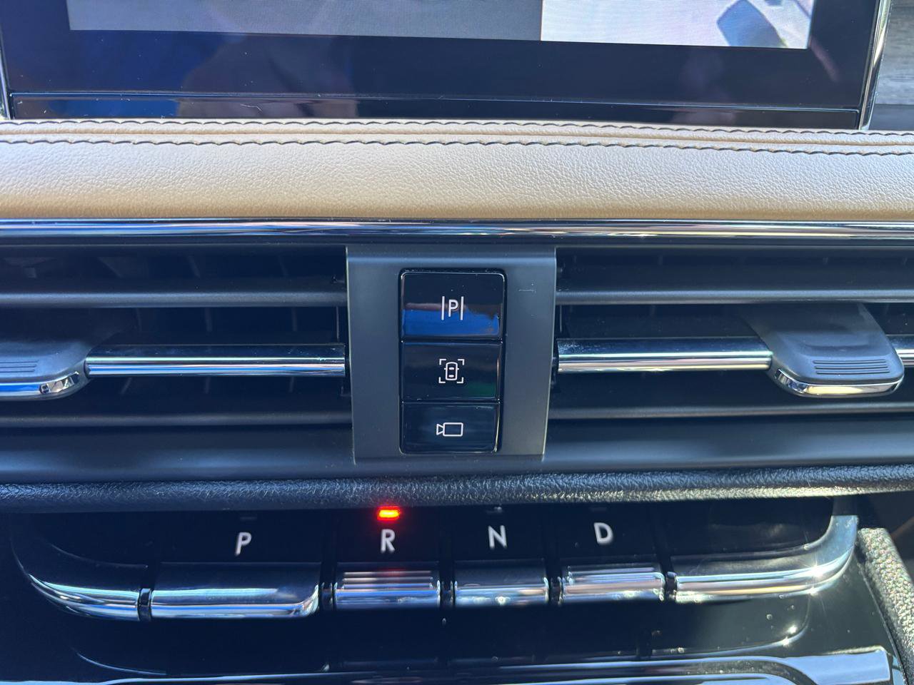 Used 2021 Lincoln Corsair Reserve image 22