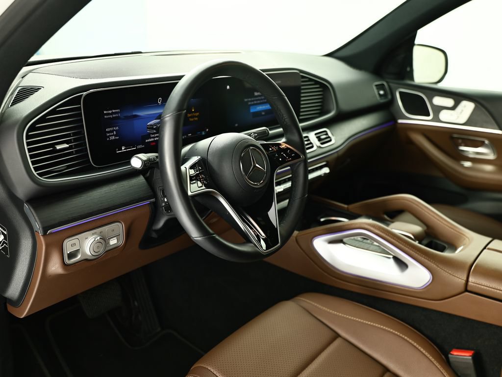 Used 2026 Mercedes-Benz GLE 350 4MATIC w/ Winter Package image 4