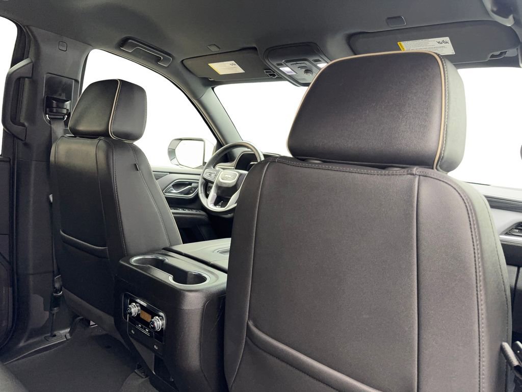 Used 2024 GMC Yukon SLT image 46