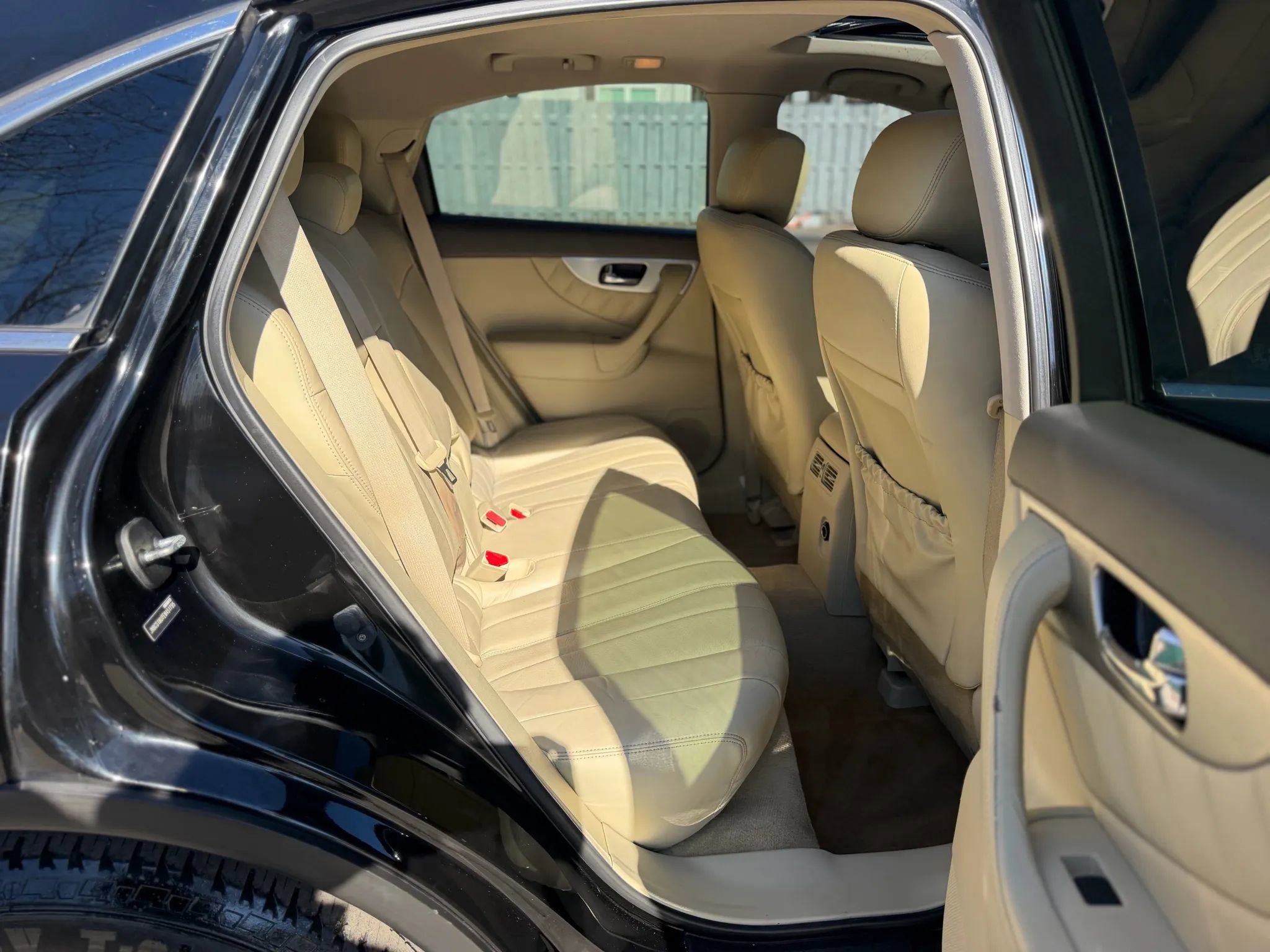 Used 2014 INFINITI QX70 3.7 Sport Utility 4D w/ Premium Package image 18