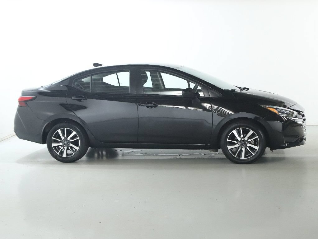 Used 2025 Nissan Versa SV FWD image 11