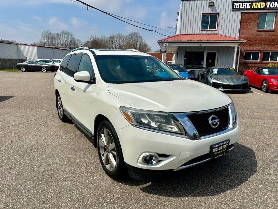 Used 2016 Nissan Pathfinder Platinum image 3