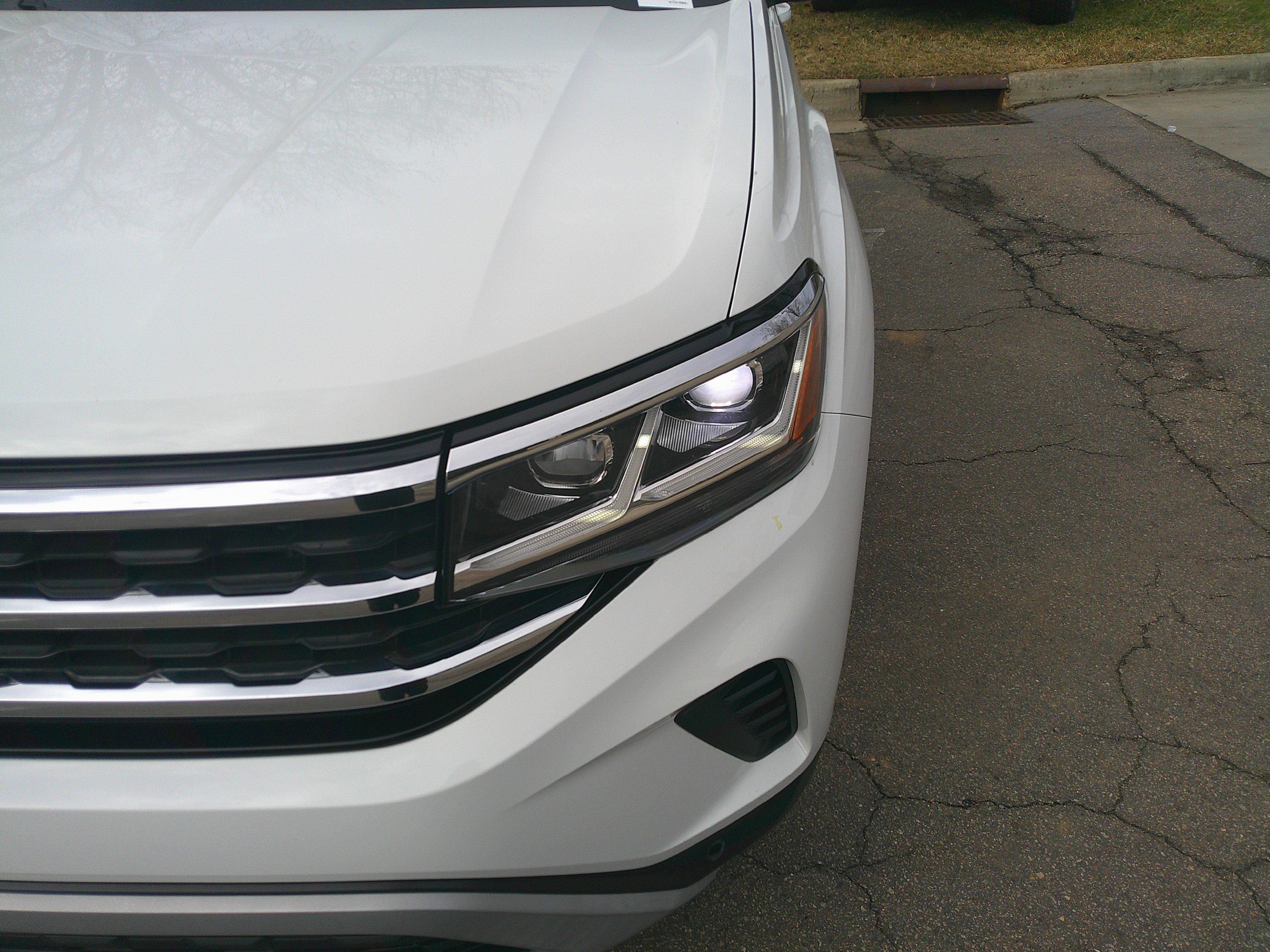 Used 2020 Volkswagen Atlas Cross Sport SEL Premium image 6