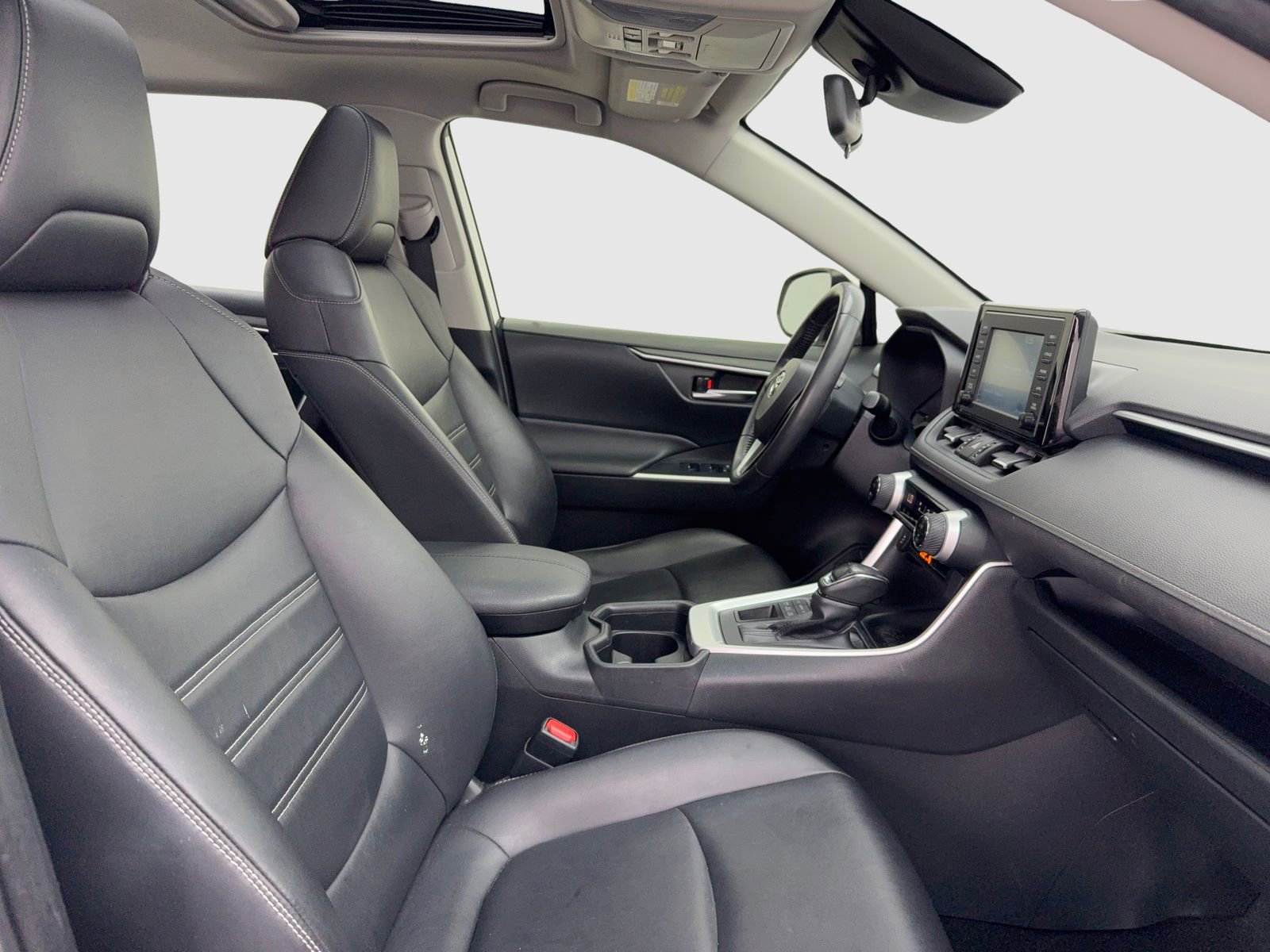 Used 2019 Toyota RAV4 XLE Premium image 37