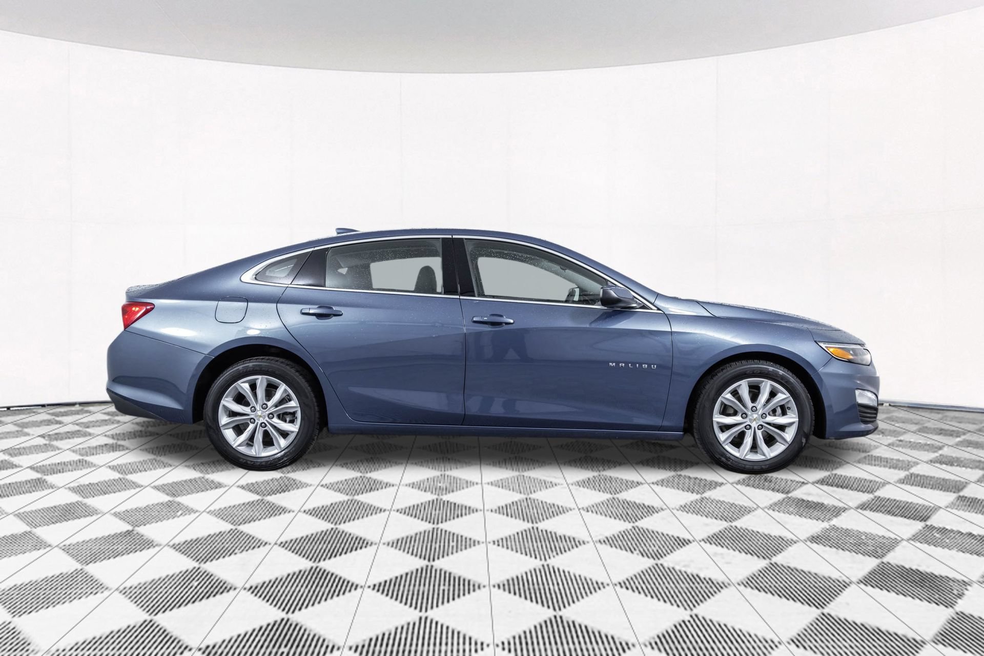 Used 2025 Chevrolet Malibu LT FWD image 19