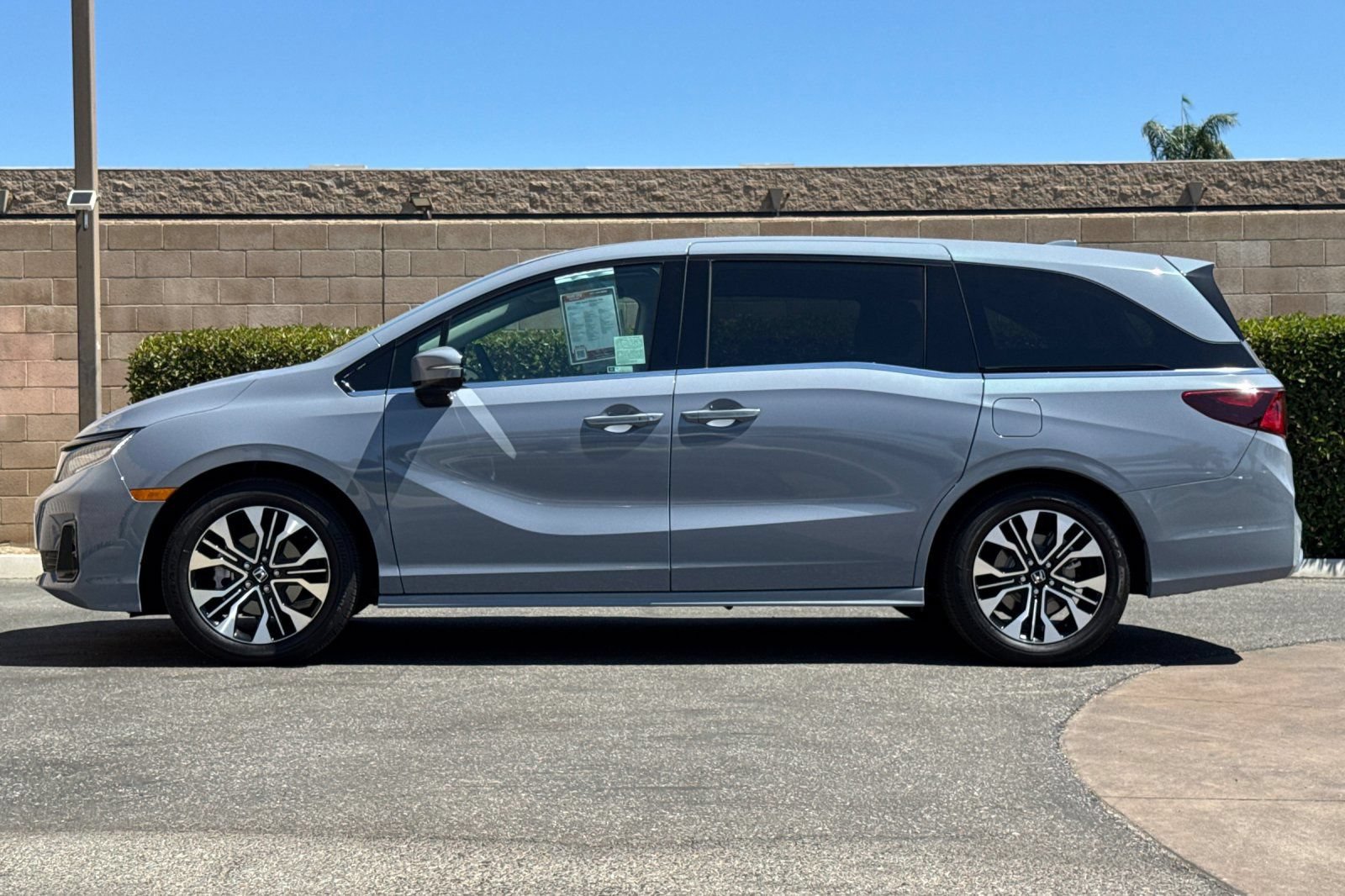 Used 2026 Honda Odyssey Elite image 7